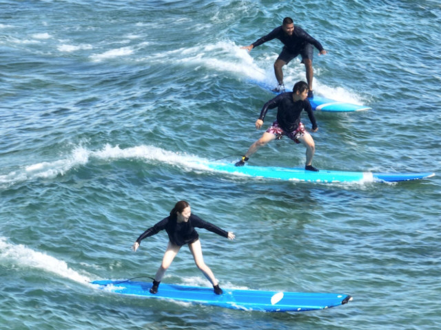 hans hedeman surfing school group lessons
