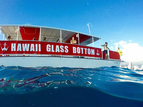 hawaii glass Bottom Boat Tour daytime