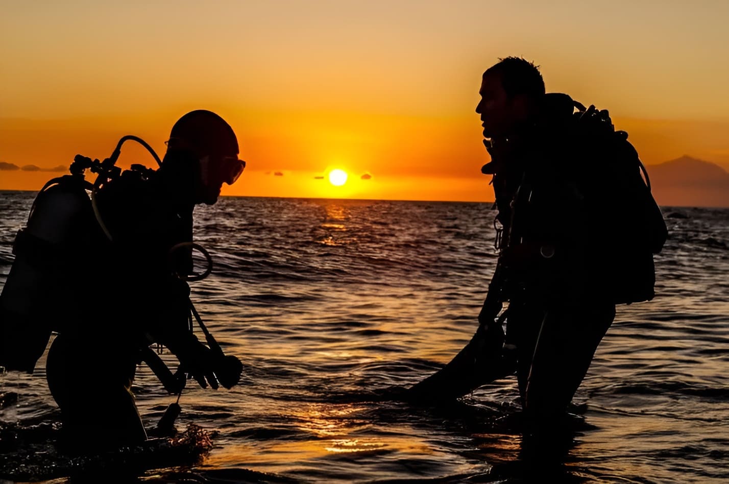 Hilo Ocean Adventures - Certified Beach Night Dive