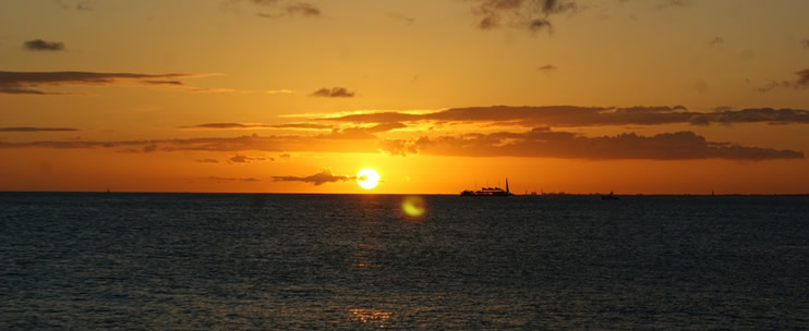 Enjoy the Evening and the Sunset on a Hawaii Dinner Cruise 