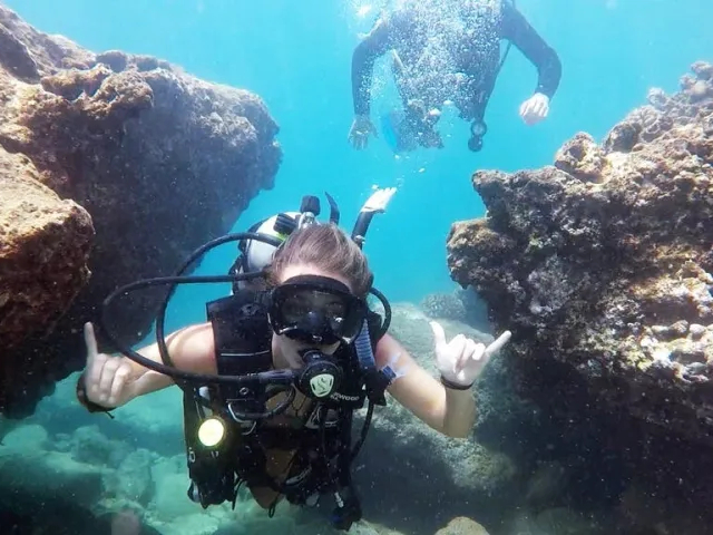 scuba diving off waikiki