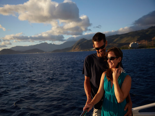 sightsee couple mountains